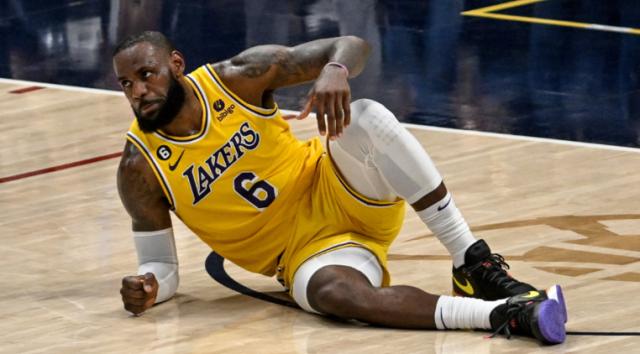 休闲游戏平台-0比2落后湖人依旧不慌 詹姆斯曾多次完成惊天逆转