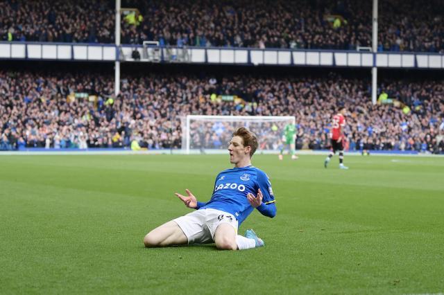 知识挑战-【英超】小将远射幸运破门 曼联客场0比1负埃弗顿