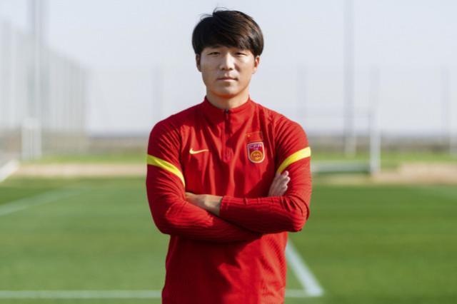 九游app下载-李铁爱将重伤造后防变数 中叙战张琳芃重回边路？